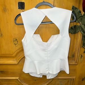 Black halo size 8 top white cut out tank